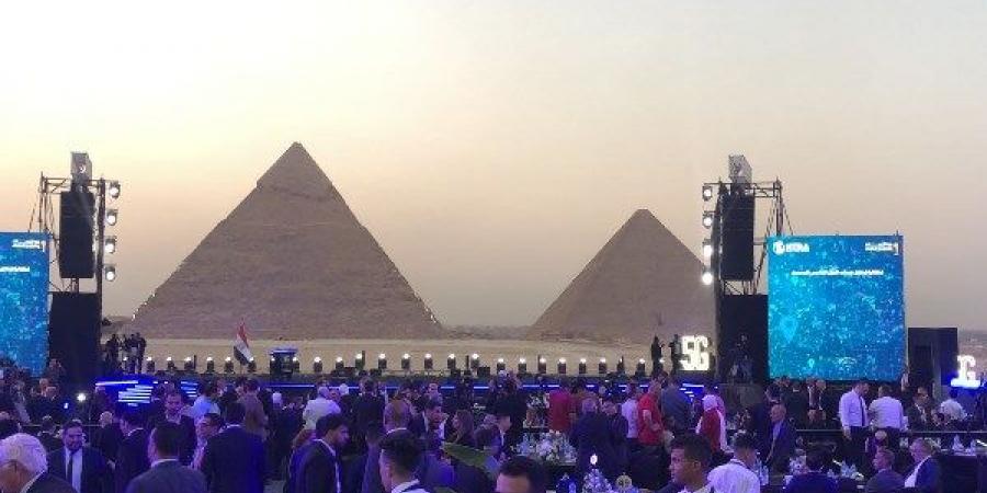 إطلاق الجيل الخامس من الأهرامات.. قفزة تكنولوجية تدعم المدن الذكية وتغير الخدمات - هرم مصر