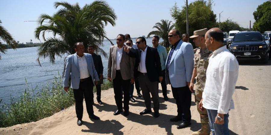 لمتابعة استعدادات عيد الأضحى.. محافظ قنا يتفقد المخابز ومنافذ البيع بنجع حمادي - هرم مصر