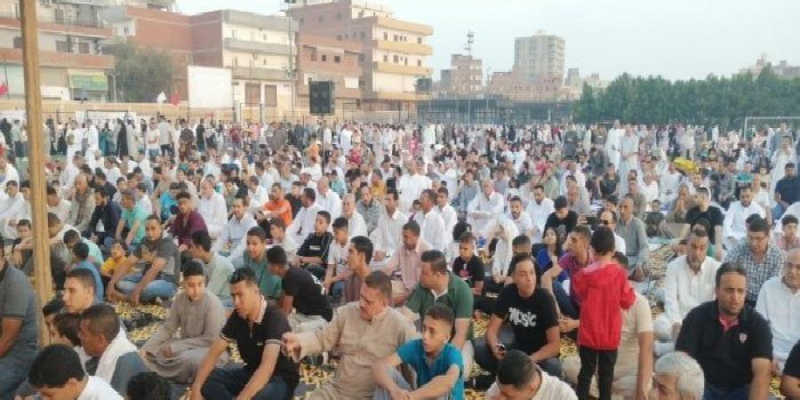 آلاف المواطنين يؤدون صلاة عيد الأضحى المبارك بالساحة الشعبية في الشرقية - هرم مصر
