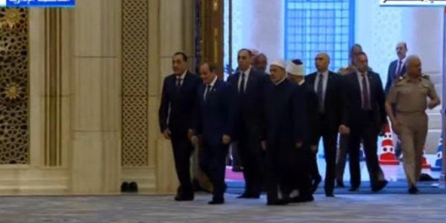 الرئيس السيسي يصل مسجد مصر بالعاصمة الإدارية لأداء صلاة عيد الأضحى - هرم مصر