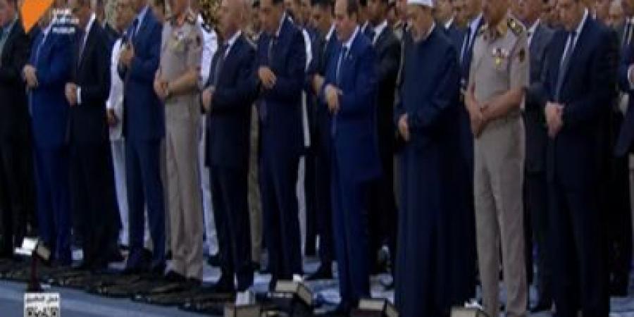 السيد الرئيس السيسي يؤدي صلاة عيد الأضحى بـ مسجد مصر بالعاصمة الإدارية - هرم مصر