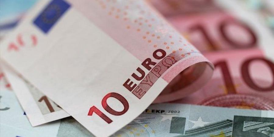 تراجع اليورو مع ارتفاع سعر الدولار بفضل بيانات الوظائف في الولايات المتحدة - هرم مصر