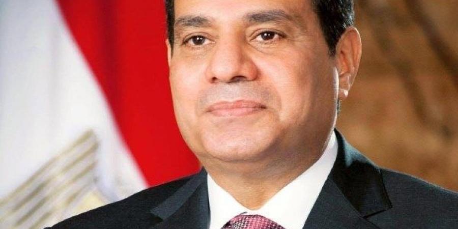 الرئيس السيسي يتبادل التهاني مع الحضور بصلاة عيد الأضحى - هرم مصر