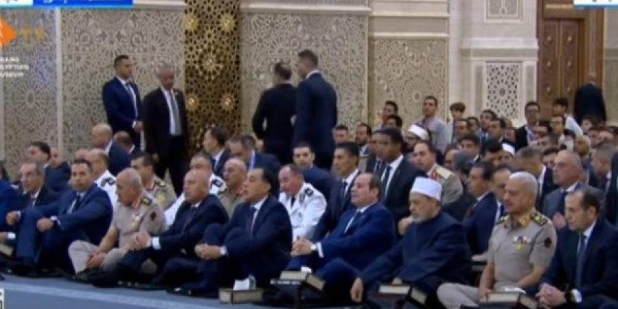 الرئيس السيسي يشهد صلاة عيد الأضحى من مسجد مصر بالعاصمة الإدارية - هرم مصر