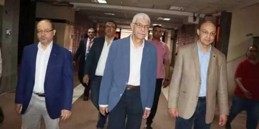 رئيس جامعة المنوفية يتفقد المستشفيات الجامعية في اول ايام عيد الأضحى المبارك ويهنئ الأطقـم الطبية - هرم مصر