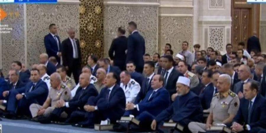 الرئيس السيسي يستمع إلى خطبة عيد الأضحى بمسجد مصر بالعاصمة الإدارية - هرم مصر