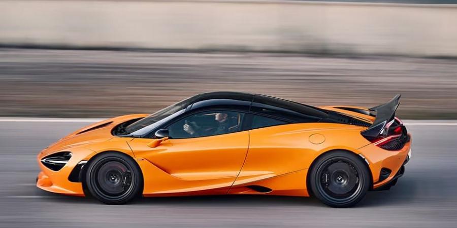 ماذا تقدم ماكلارين 750S موديل 2025 وكم يبلغ سعرها ؟ - هرم مصر