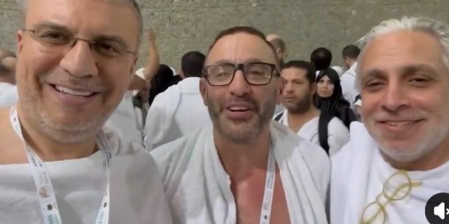 عمرو الليثي يؤدي مناسك الحج برفقة أحمد السقا و طارق مخلوف - هرم مصر