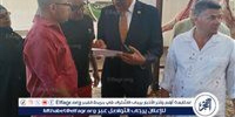 سكرتير عام مطروح يتفقد المجارز ويشهد ذبح الأضاحي بالمجان طول أيام العيد - هرم مصر