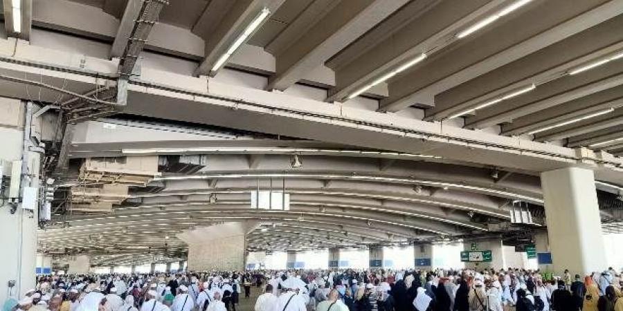 الحجاج يقضون أول أيام التشريق بمشعر منى وخدمات متميزة بمخيمات السياحة - هرم مصر