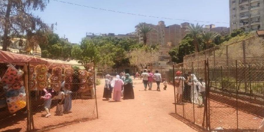 إقبال كثيف على حديقة الحيوان بالفيوم في ثاني أيام العيد - هرم مصر