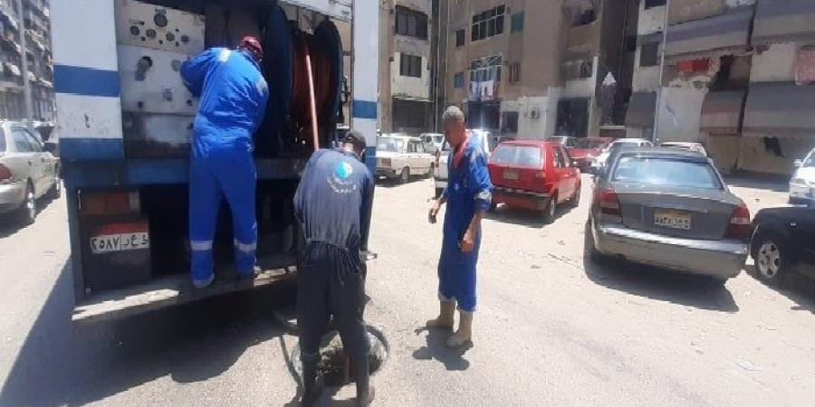 رئيس مياه القناة: تكثيف أعمال تطهير شبكات الصرف الصحى ثان أيام عيد الأضحي المبارك - هرم مصر