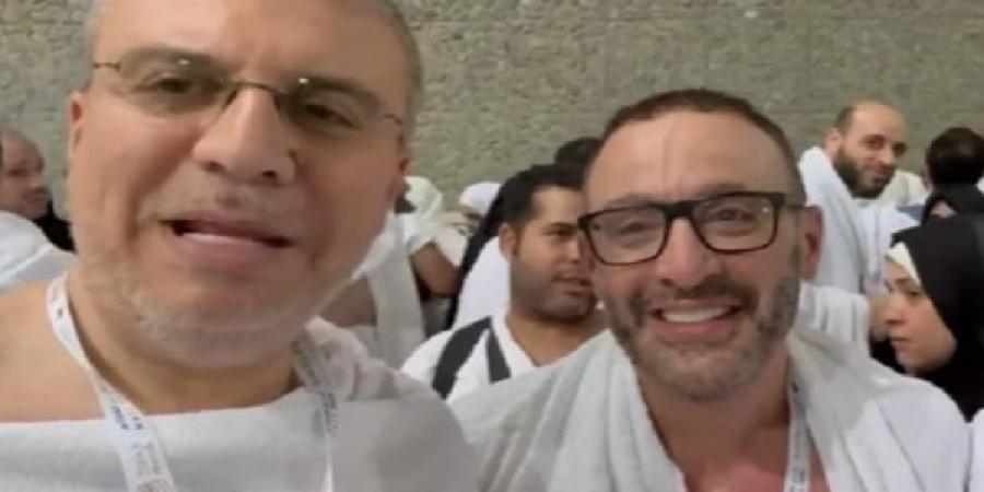 خلال رمي الجمرات عمرو الليثي يلتقي بـ أحمد السقا - هرم مصر