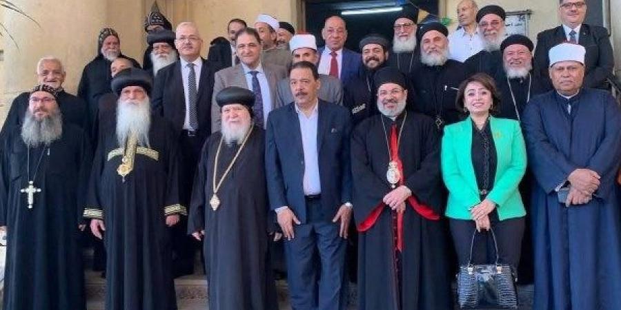 الأنبا توما يهنئ محافظ سوهاج ورئيس المنطقة الأزهرية بعيد الأضحى - هرم مصر