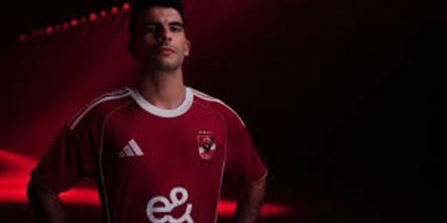 ما إحساسك وانت ترتدى تيشيرت الأهلي بعد الزمالك؟ زيزو يرد - هرم مصر