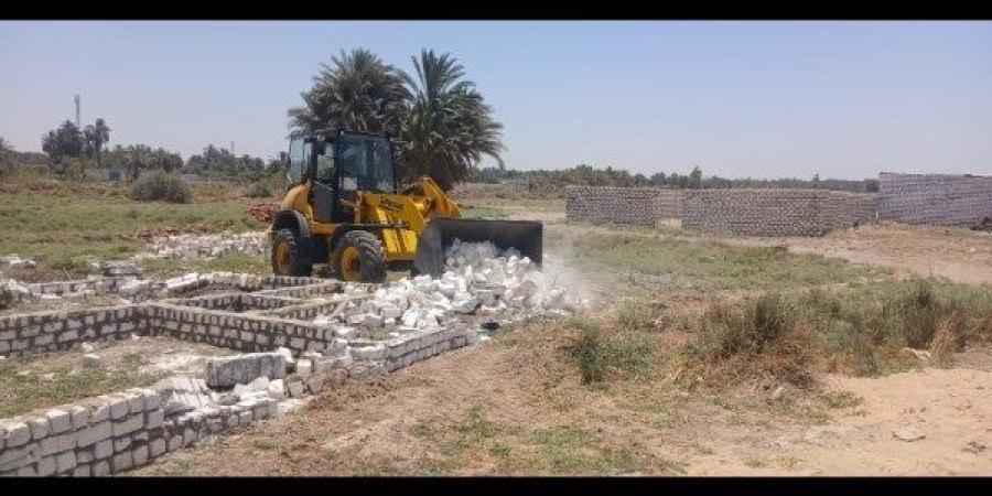محافظ أسوان: مواجهة استغلال إجازة العيد بإزالة التعديات على أراض الدولة - هرم مصر