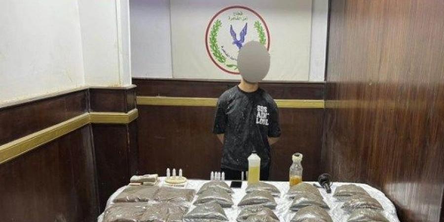 سقوط تاجر مخدرات بالسلام بحوزته 35 كيلو استروكس - هرم مصر