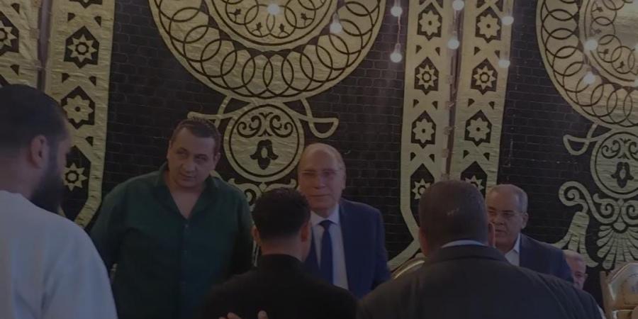 مستقبل وطن بالدقهلية يقدم واجب العزاء لابن الشهيد خالد عبد العال.. صور - هرم مصر