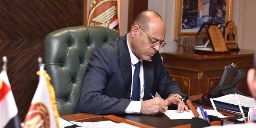 تكليف وزاري.. مديرية عمل الدقهلية تقدم العزاء لأسرة البطل خالد شوقي - هرم مصر