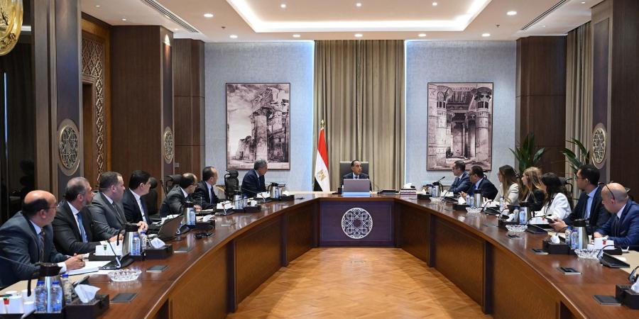 رئيس الوزراء يستعرض الفرص الاستثمارية بقطاعي السياحة والآثار - هرم مصر