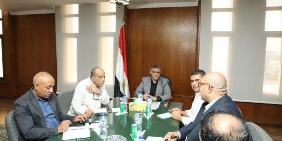 تطوير البنية التحتية بالمنطقة الصناعية والاستثمارية بأبو رواش..ومحافظ الجيزة: طرح مشروع لإقامة 6 آبار مياه جديدة - هرم مصر
