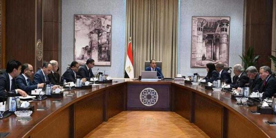رئيس الوزراء يتابع خطط وإجراءات التوسع في مشروعات تحلية مياه البحر وتوطين الصناعة - هرم مصر