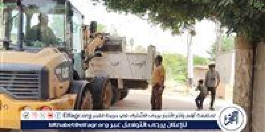 حملة مكبرة لرفع نواتج تطهير الترع بقرية الكوم الأحمر بالبداري فى أسيوط - هرم مصر