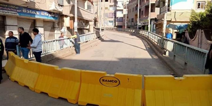 غلق جزئي بطريق الواحات لتركيب كمرة معدنية بكوبري زويل ضمن أعمال مشروع الأتوبيس الترددي - هرم مصر