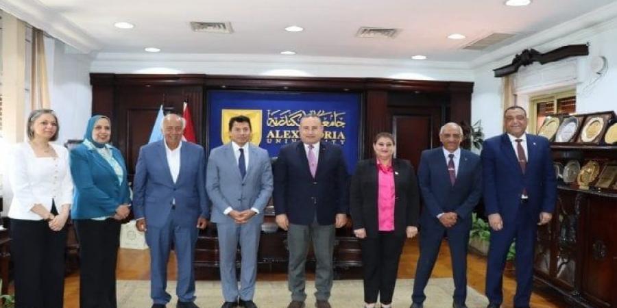رئيس جامعة الإسكندرية يستقبل وزير الشباب لتعزيز الأنشطة الطلابية - هرم مصر