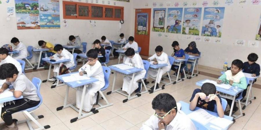262 ألف طالبا وطالبة في الأحساء يبدؤون اختبارات نهاية العام الدراسي - هرم مصر
