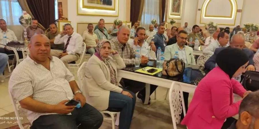 الرشيدي يعقد اجتماعاً مع رؤساء لجان امتحانات الثانوية العامة - هرم مصر