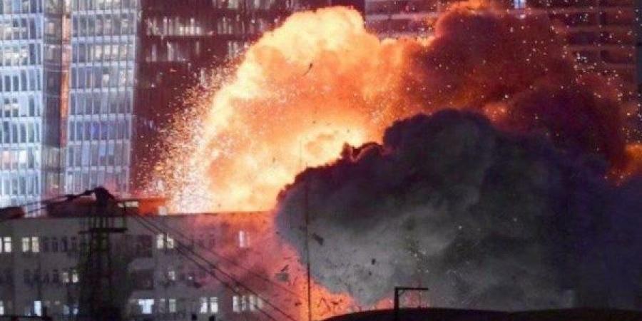 الدفاعات الجوية الإيرانية تتصدى لهجمات إسرائيلية فجر اليوم بمطار مهر آباد - هرم مصر