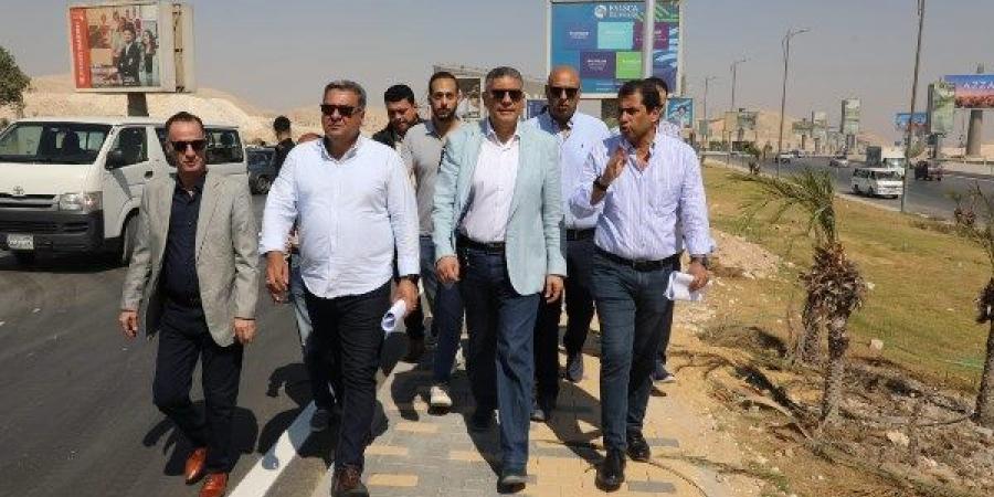 محافظ الجيزة يتفقد مشروعات تطوير الطرق المؤدية إلى المتحف المصري الكبير - هرم مصر