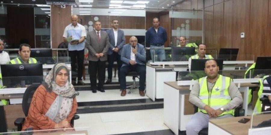 محافظ القليوبية يتفقد غرفة عمليات لجان الثانوية العامة ويطمئن على سير الامتحانات - هرم مصر
