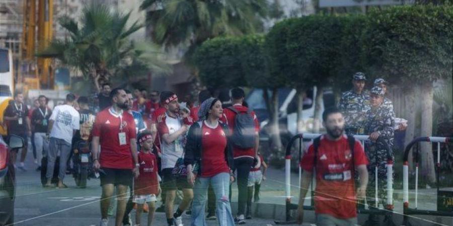 جماهير الأهلي تتوافد على استاد هارد روك لدعم الفريق في مونديال الأندية - هرم مصر