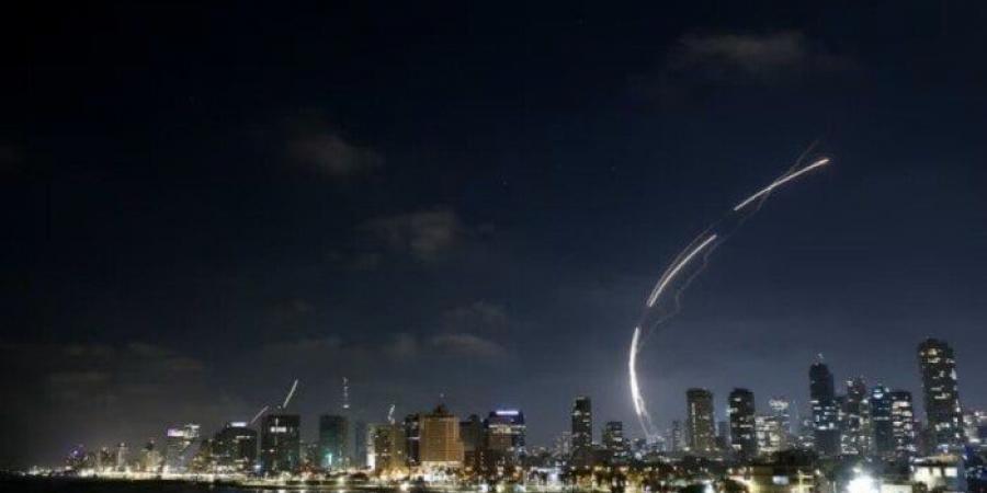 جيش الاحتلال الإسرائيلي يعلن مهاجمة مواقع لإطلاق الصواريخ وسط إيران - هرم مصر