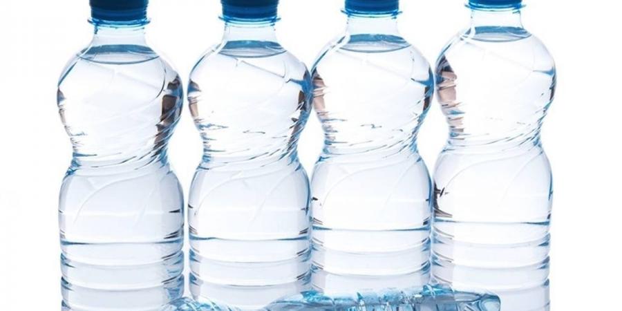 «التجارة»: المياه المعبأة متوفرة في منافذ البيع بكميات كبيرة - هرم مصر