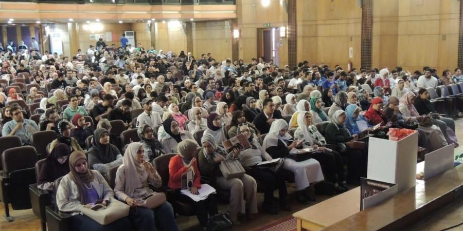 "طلاب قصر العيني يشاركون في نشر الوعي المجتمعي بشعار: في الوقاية حماية - هرم مصر