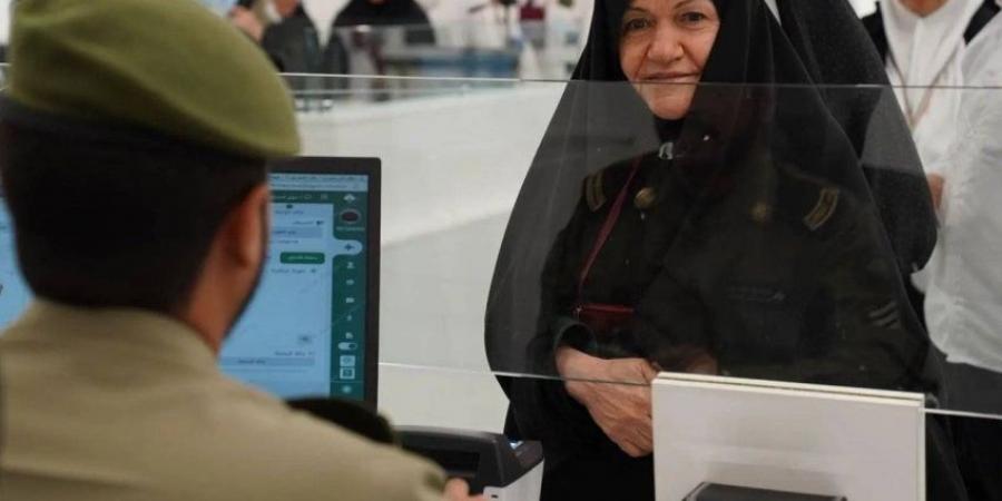 حرس الحدود يواصل تقديم خدماته لتسهيل عودة الحجاج القادمين من الجمهورية الإسلامية الإيرانية عبر منفذ جديدة عرعر - هرم مصر