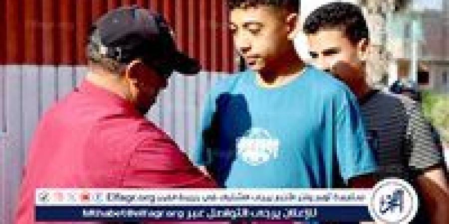 بدء إجراءات تفتيش الطلاب أمام اللجان واخرى بعد مرور نصف ساعة من وقت الامتحان - هرم مصر