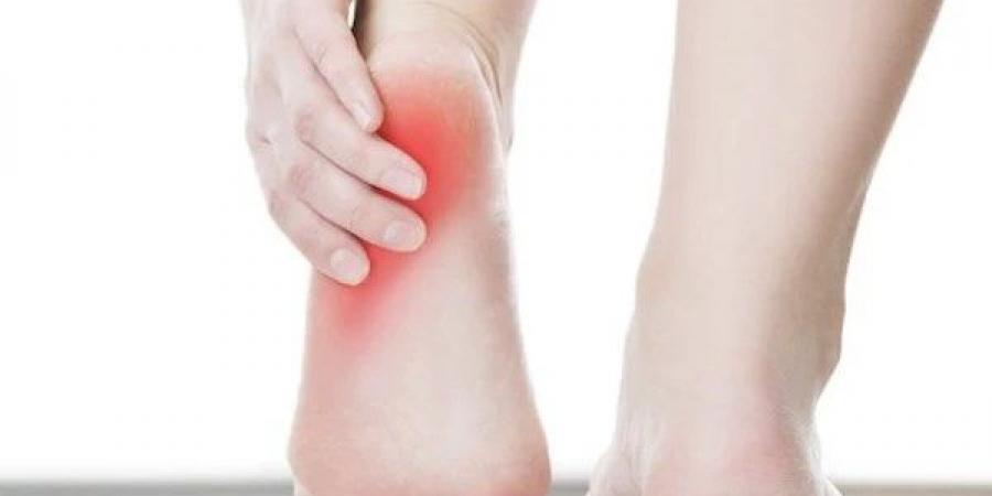 هل تشعر بألم يشبه الطعن في الكعب؟.. إليك طرق العلاج - هرم مصر