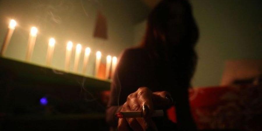 سميرة تطلب الخلع أمام محكمة الأسرة: خايف على شكله ومابيروحش السوق - هرم مصر