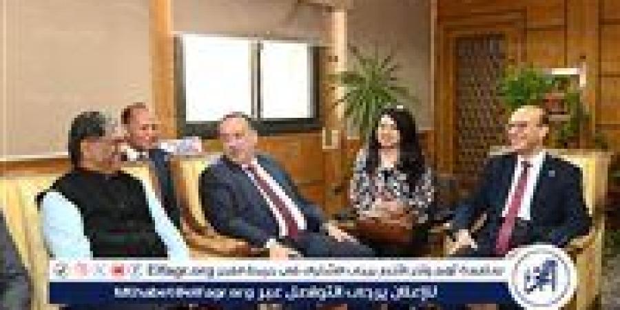 تفاصيل لقاء رئيس جامعة أسيوط مع السفير الهندي بمصر اليوم - هرم مصر