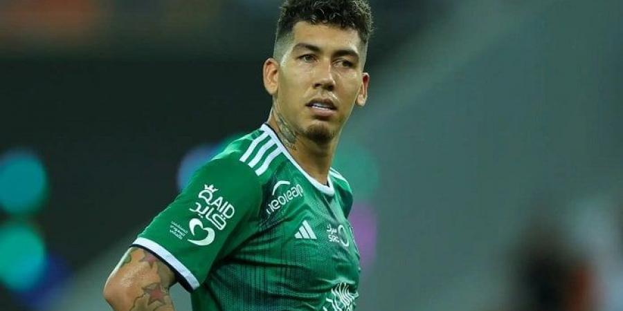 البرازيلي فيرمينو يقترب من السد القطري - هرم مصر