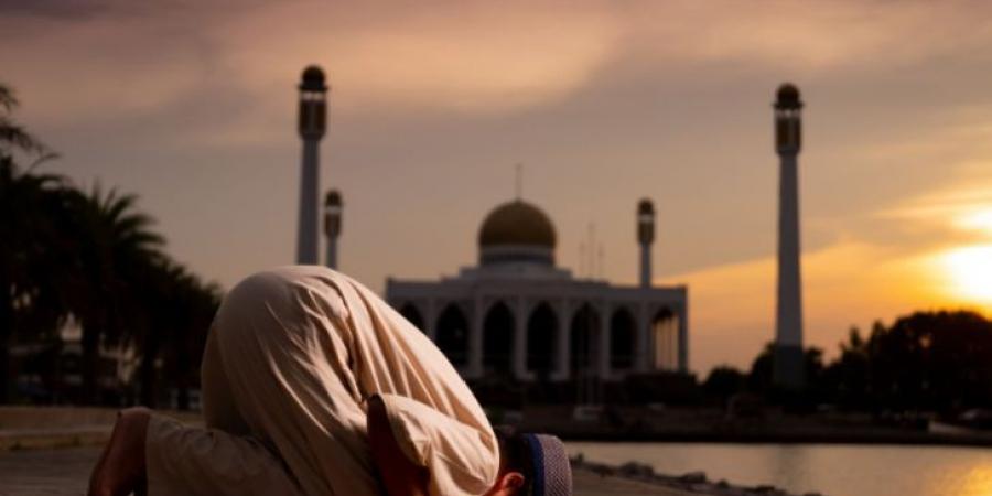 الصلاة بعد الشروق لأخذ ثواب العمرة والحج هل هى صلاة الضحى؟ #دين وحياة #دار الإفتاء - هرم مصر