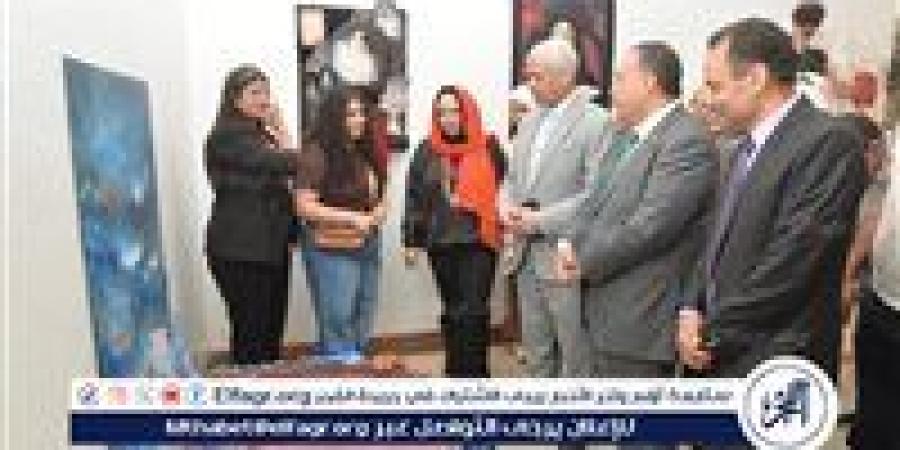 محافظ أسيوط يفتتح معرض فنى لتدوير المخلفات البيئية - هرم مصر