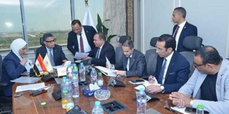 وزير التموين والتجارة الداخلية يلتقي بعدد من أعضاء مجلسي النواب والشيوخ - هرم مصر