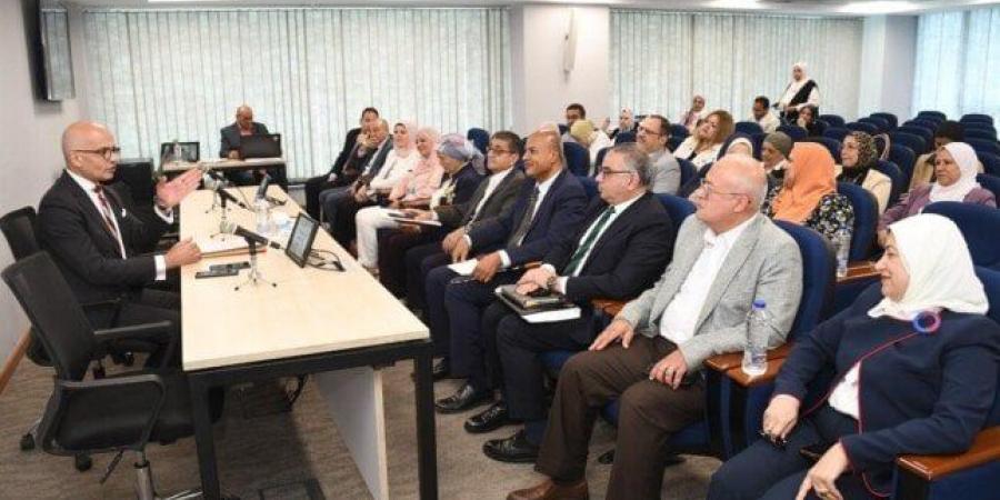 رئيس جامعة عين شمس يترأس الجلسة التاسعة لمجلس شؤون التعليم والطلاب - هرم مصر