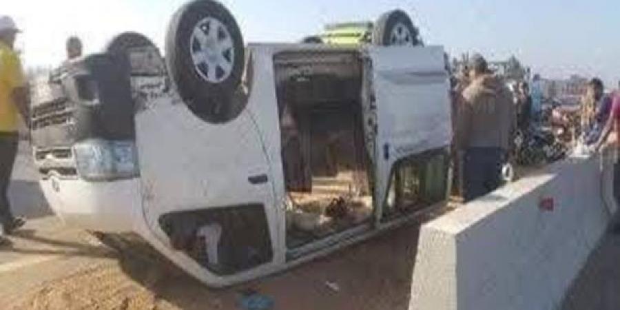 اصابة 19 مراقب بالثانوية العامة فى حادثي سير بأسيوط وقنا - هرم مصر