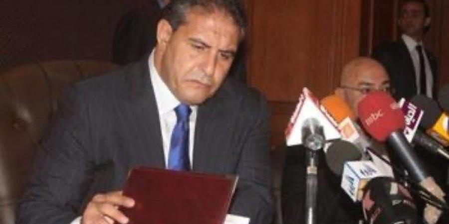 إسلام صادق يطرح تساؤلاً بشأن تولي طاهر أبوزيد رئاسة بيراميدز - هرم مصر